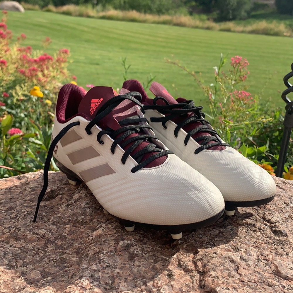 Adidas Women’s Predator 18.4 Cleats